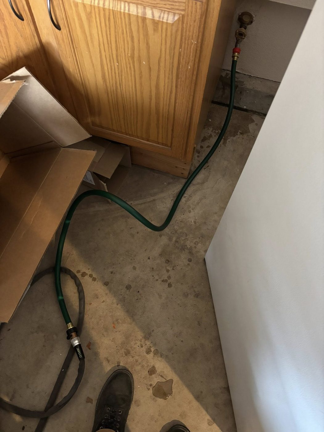 Appliance water line connection